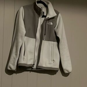 The North Face Denali Fleece White Zip Women’s Jacket Size small PFSF Home.